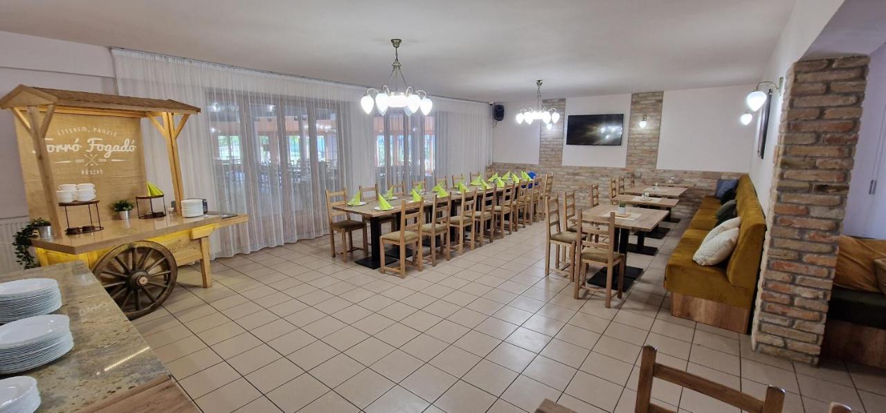 Forro Fogado & Bauer Bistro Hotel Roszke Ngoại thất bức ảnh